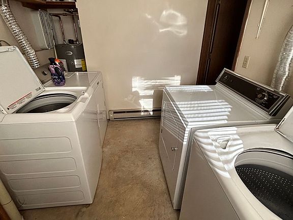 4th image of 801 Evergreen Dr #0