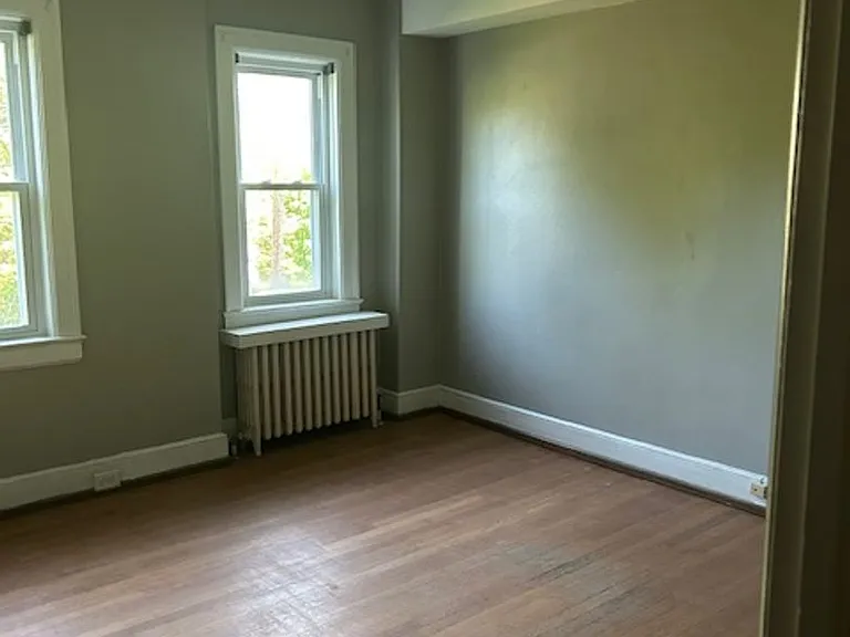 1301 Pickett St — Photo 11