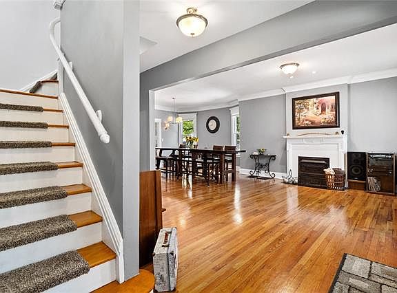 3rd image of 3226 Halliday Ave