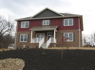 1117 Lauralynn Dr, Latrobe, PA 15650