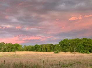 33 Bishop Rd, Branford, CT 06405