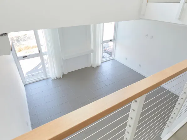 2204 Strongs Dr, Venice, CA