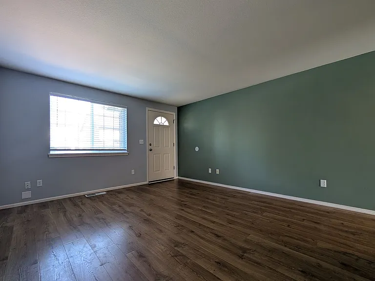 3657 Westleigh St — Photo 3