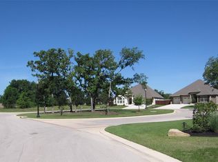 2950 Blue Belle Dr, Bryan, TX 77807