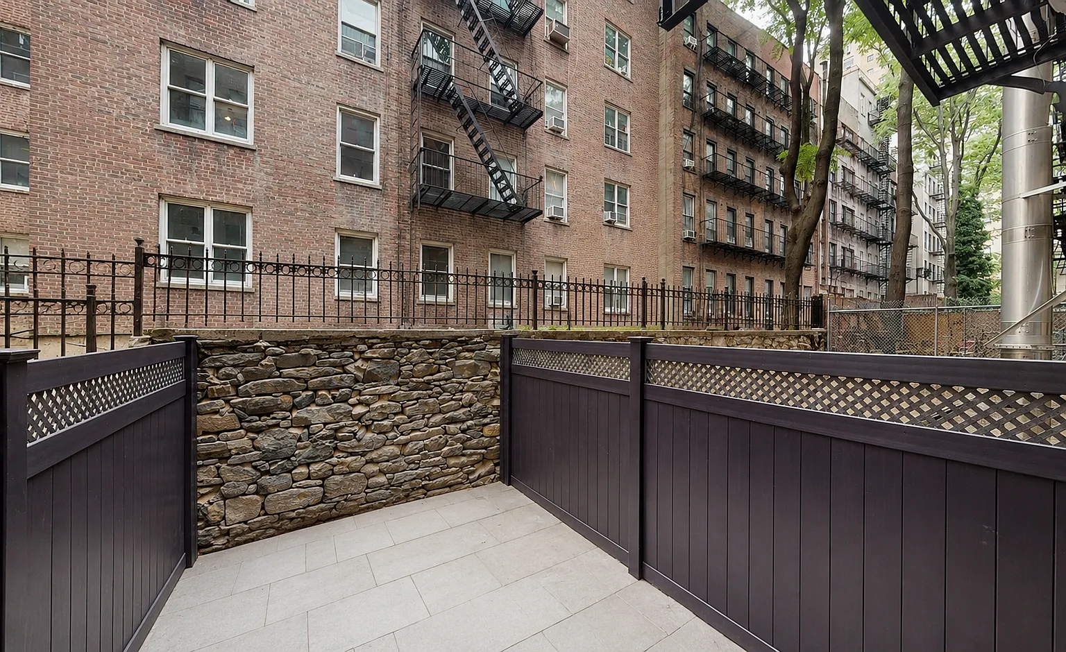 424 East 73rd Street — Photo 4