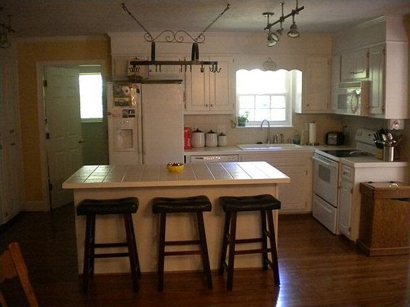 2nd image of 465 Beechwood Dr