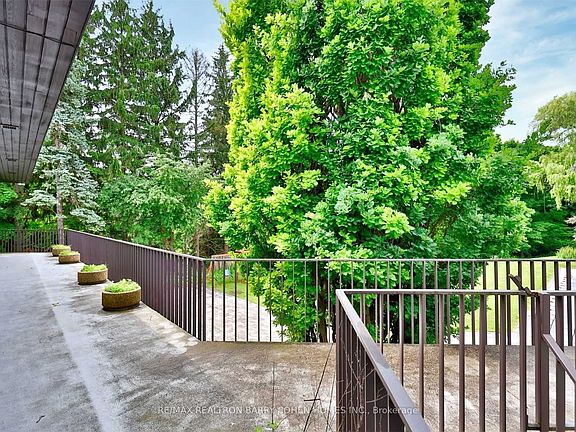 5th image of 14 Park Lane Cir