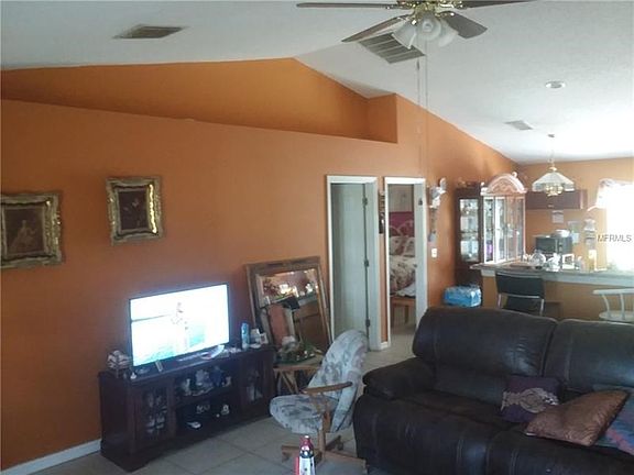 3rd image of 307 Mariana Way