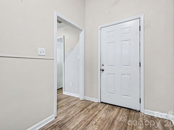 4th image of 10418 Brawley Ln