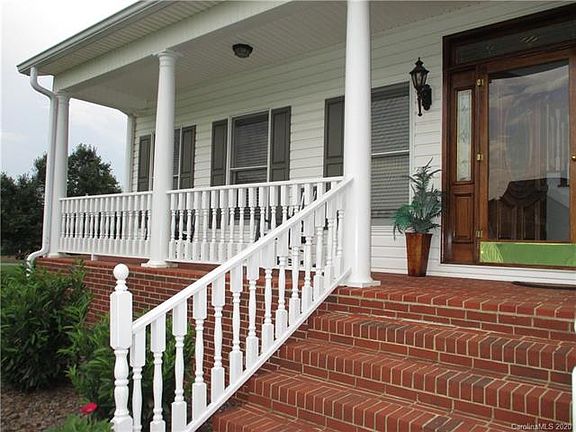 5th image of 164 Dobbs Dr