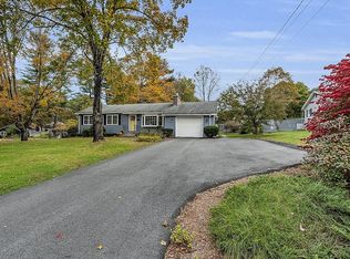 4 Radcliffe Rd, North Chelmsford, MA 01863