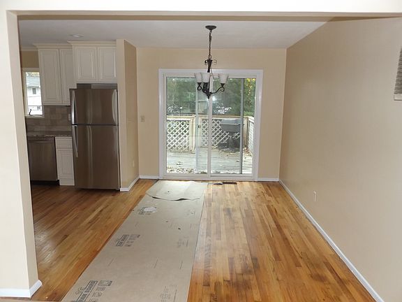 5th image of 87 Ashland Dr