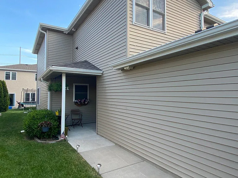 3511 McLaughlin Dr — Photo 2