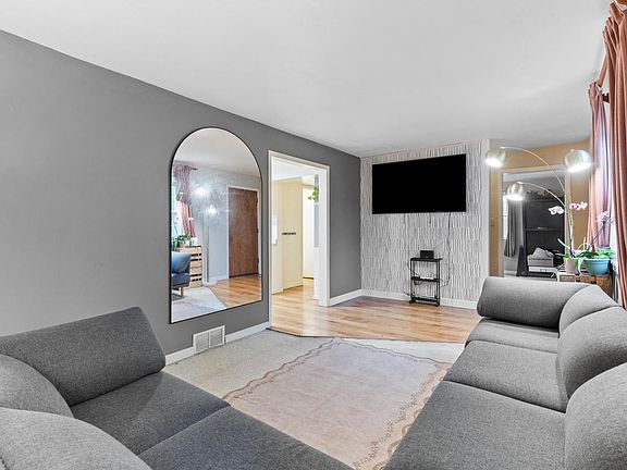 4th image of 10403 S Chicago ROAD