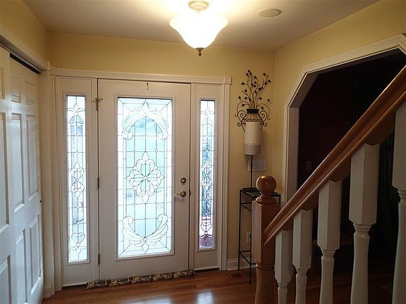 4th image of 352 Lauren Ln