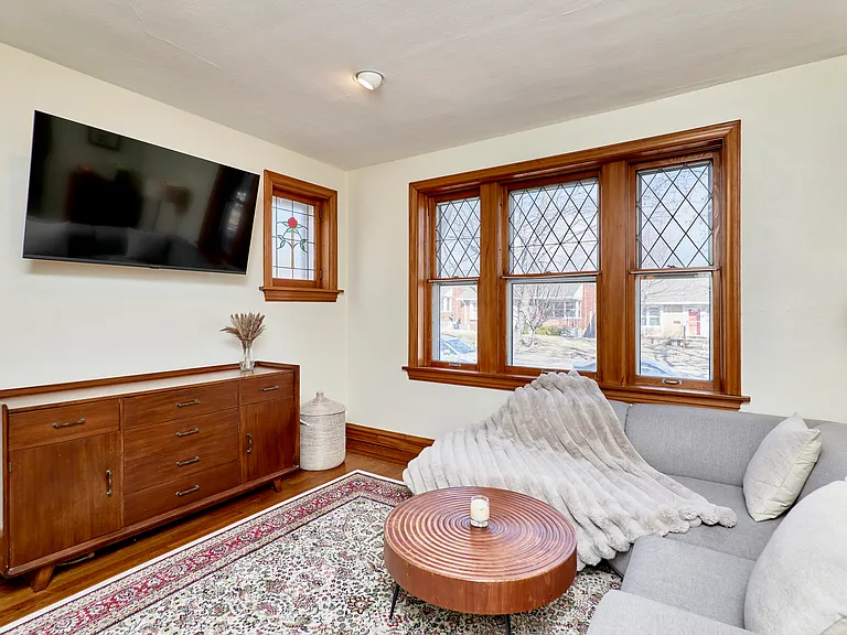 5210 Pernod Ave — Photo 8
