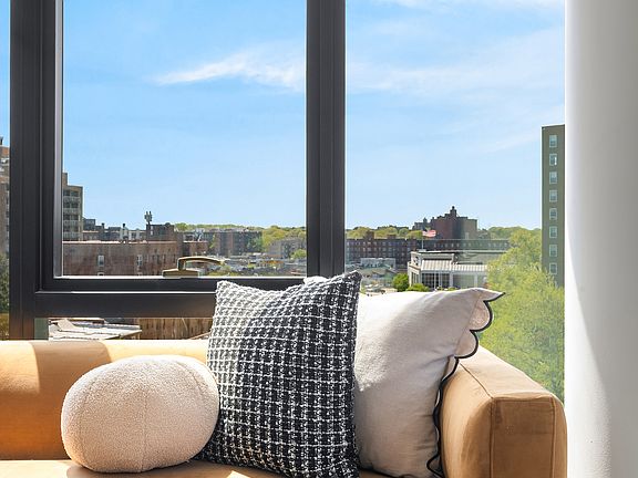 4th image of 98-10 63rd Rd #604