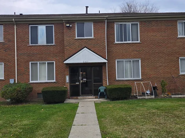 31801 Kelly Rd APT 32, Fraser, MI 48026