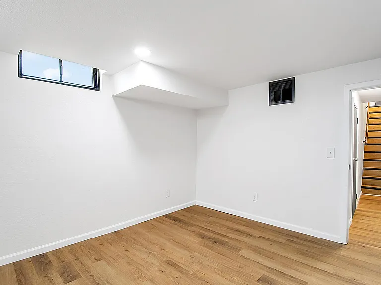 1239 N Cramer St — Photo 29