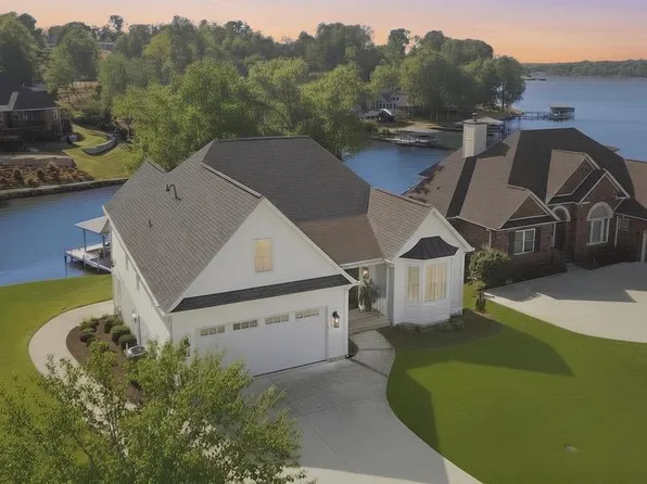 106 Reedy Cove Pl, Greenwood, SC 29649