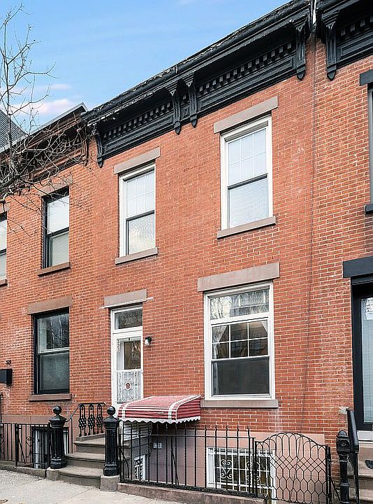 1st image of 323 Carroll St #2