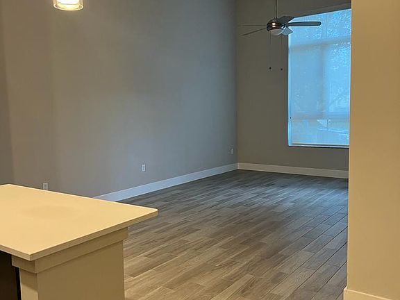 3rd image of 1510 SE 15th St APT 207