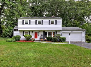 36 Harvest Hill Ln, Stamford, CT 06905