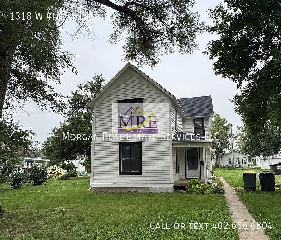 4 bed, 1.5 bath, $1,400 — Photo 1