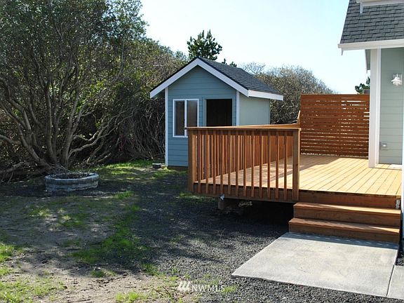 4th image of 1239 Catalina Court SE