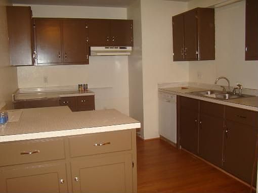 3rd image of 309 E Osage St