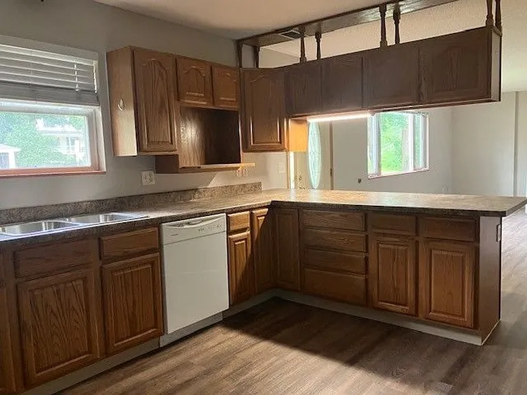 362 Wilmot Ave — Photo 8