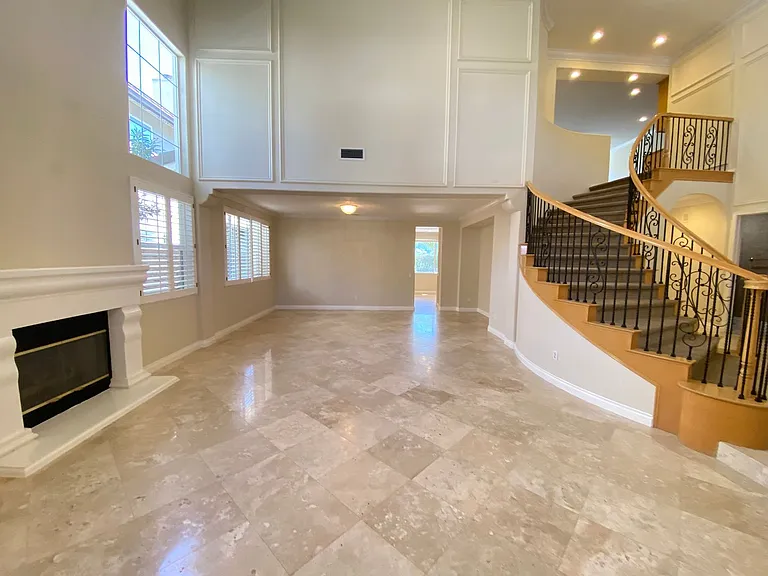 856 Paseo De Leon — Photo 2