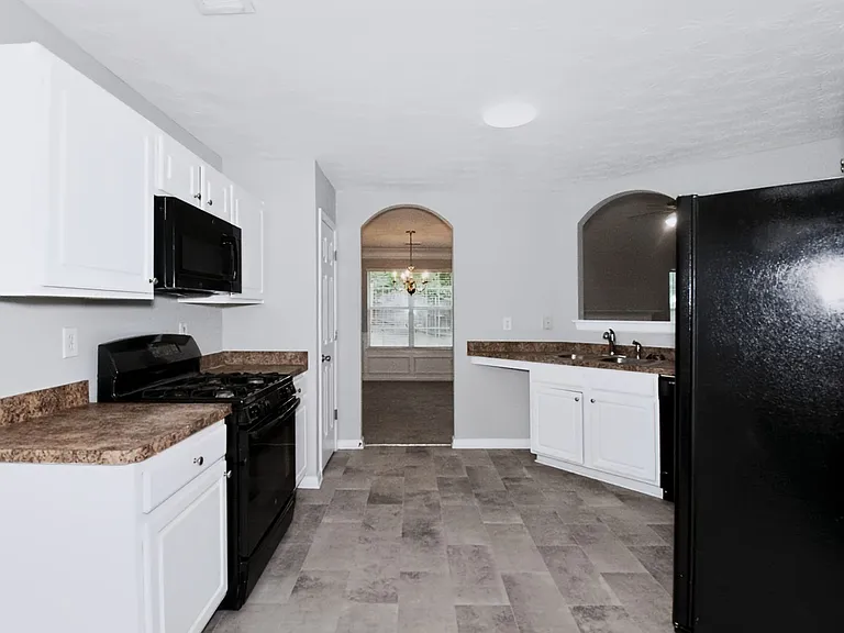 60 Lassiter Dr — Photo 13