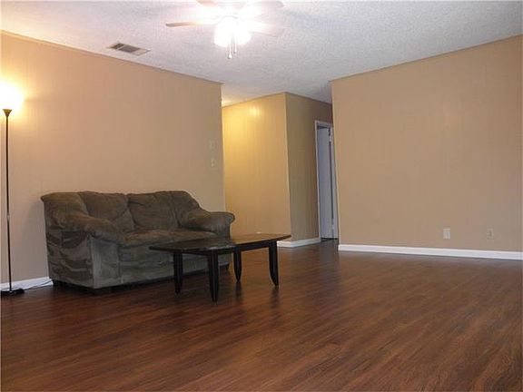 4th image of 2107 N Cannes Dr