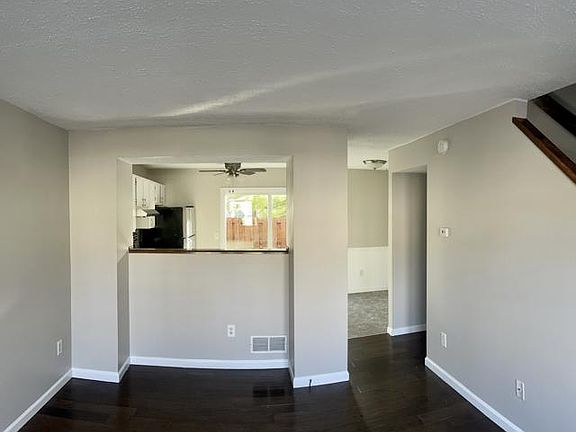 4th image of 757 Ficus Dr