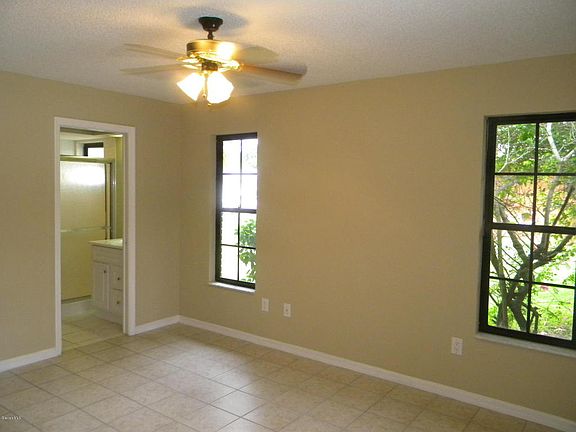 5th image of 3205 Woodsmill Dr