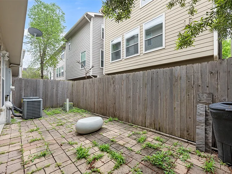 3410 Skyline Village Dr — Photo 41