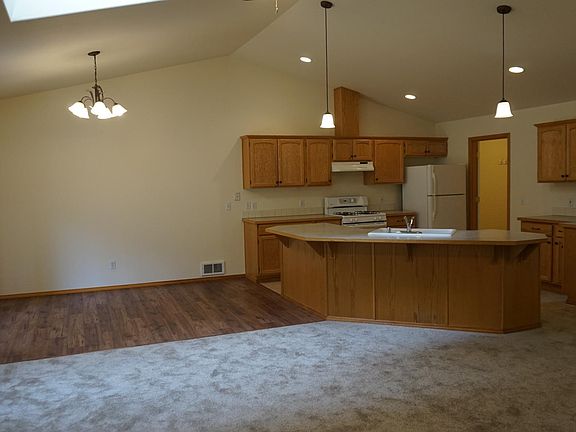 4th image of 4511 66th Avenue Ct W