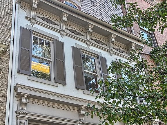 3rd image of 264 W Market St