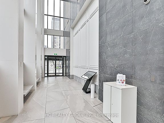 2nd image of 3 Gloucester St #802