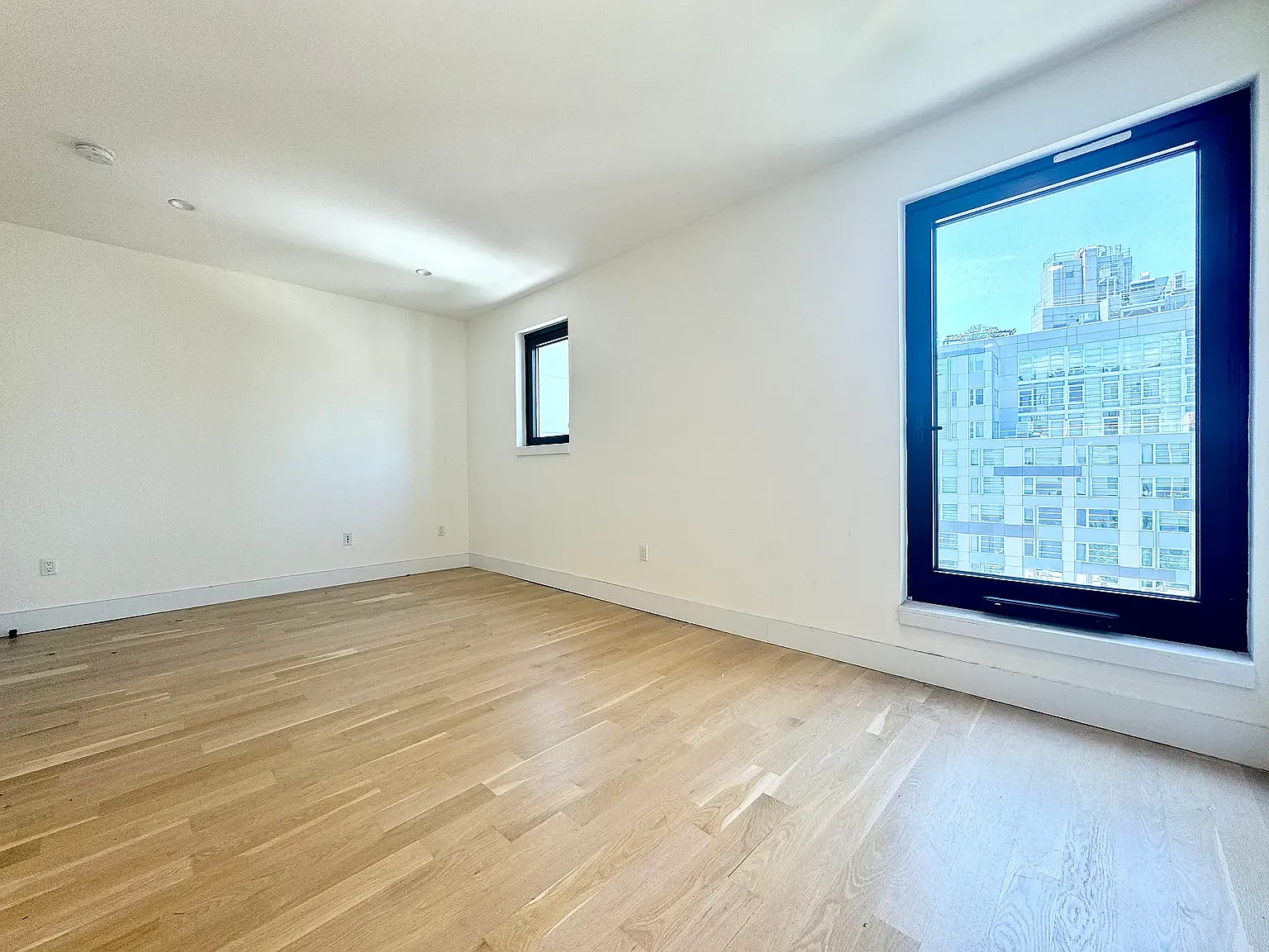 260 Gold Street — Photo 2