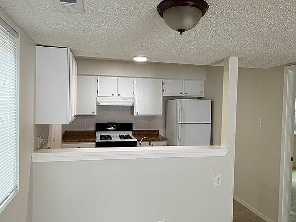 5th image of 2110 Deer Run Dr #A