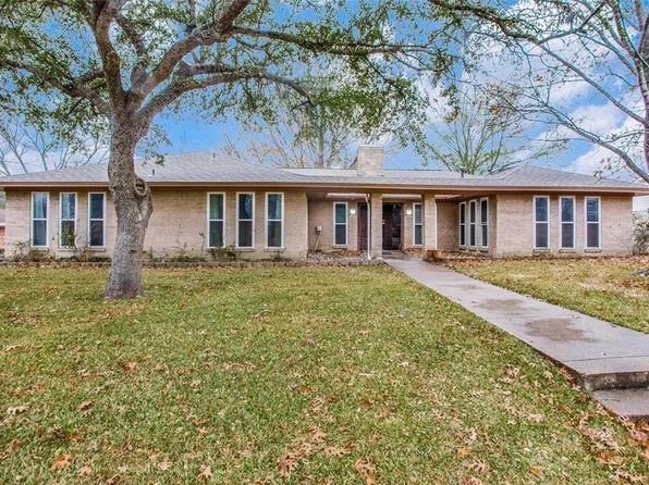 1908 Nancy Lea Rd, Bonham, TX 75418