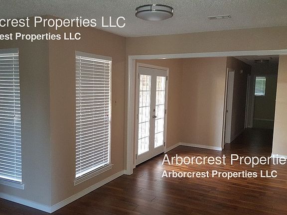 5th image of 1912 N Irving Heights Dr
