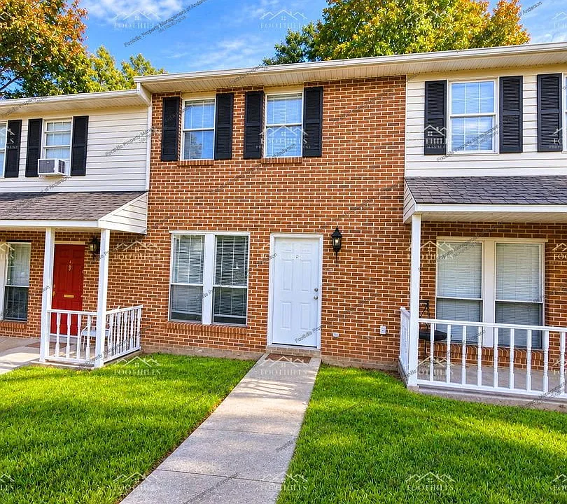 104 Woodland Dr #J