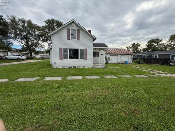 413 W Stone St, Gibsonburg, OH 43431