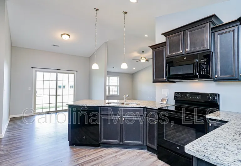 249 Lockeland Park Dr — Photo 6