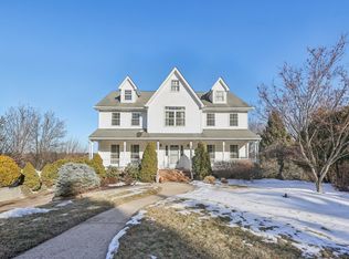 3 Erik Ct, Nanuet, NY 10954