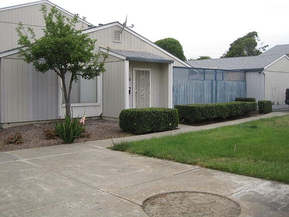 2nd image of 4290 Comet Cir