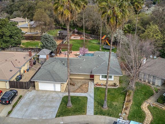 3rd image of 7117 Mary Ann Way